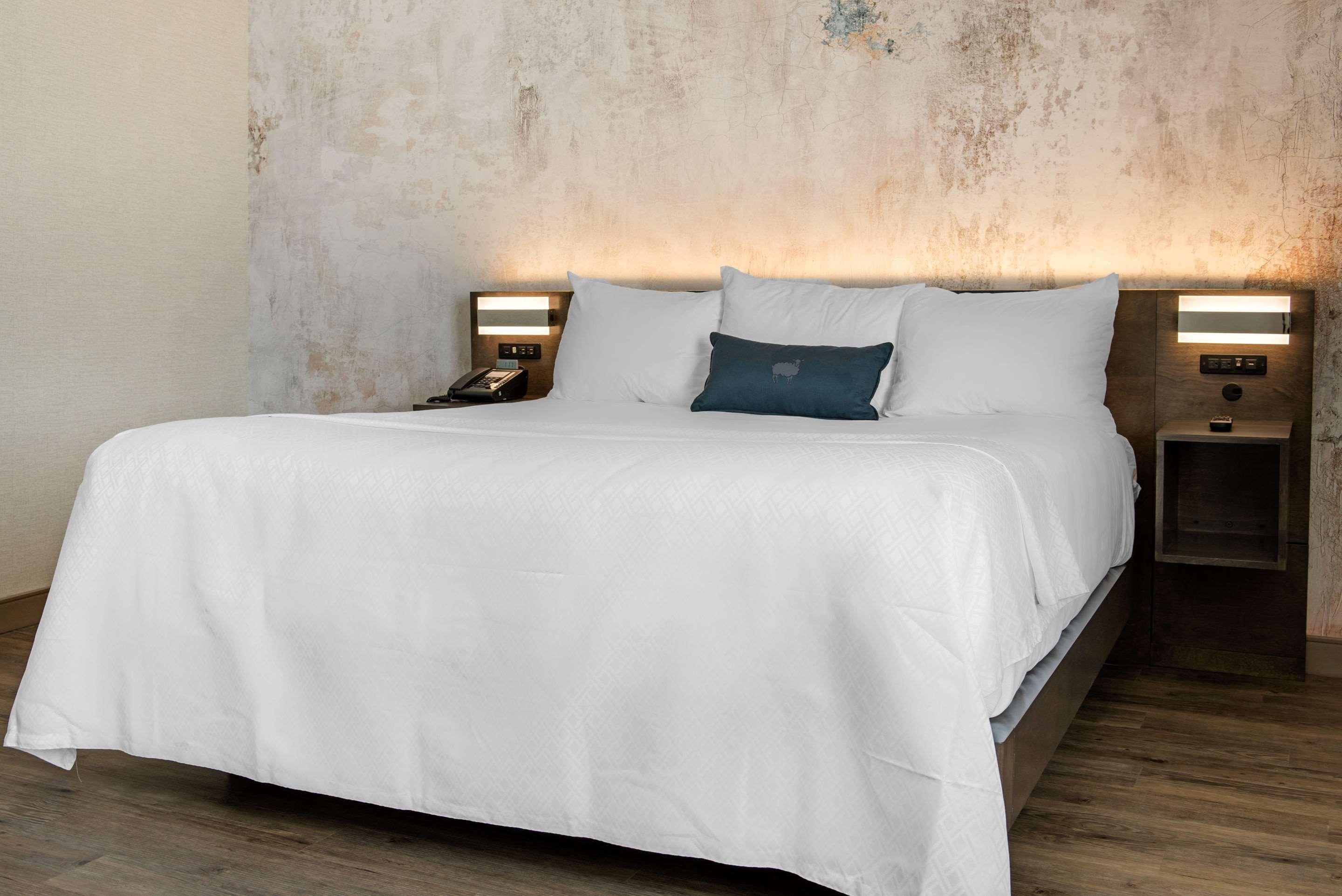 Wyndham Westfield Hotel Ngoại thất bức ảnh