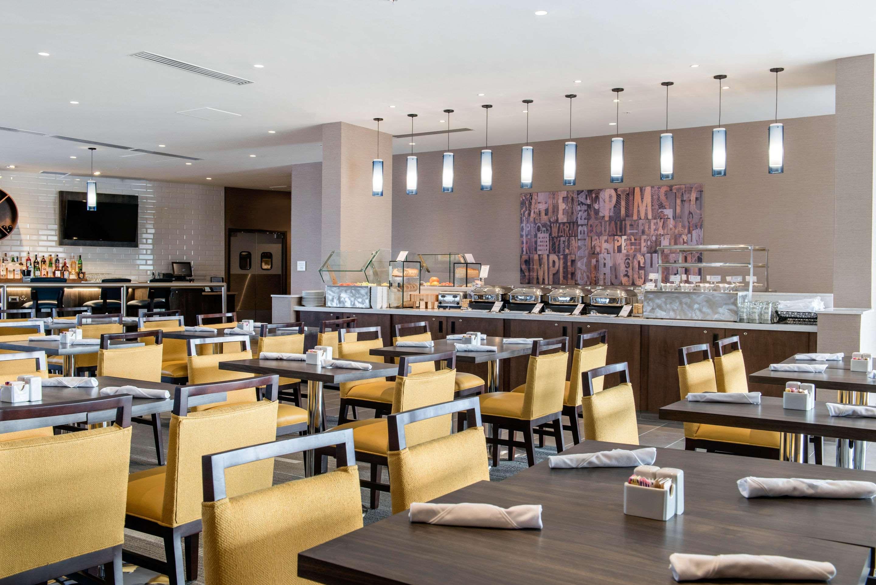 Wyndham Westfield Hotel Ngoại thất bức ảnh