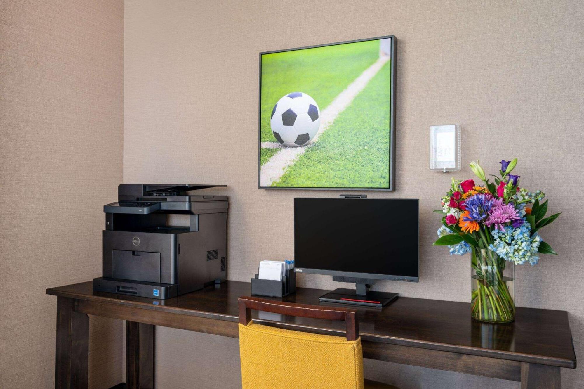 Wyndham Westfield Hotel Ngoại thất bức ảnh