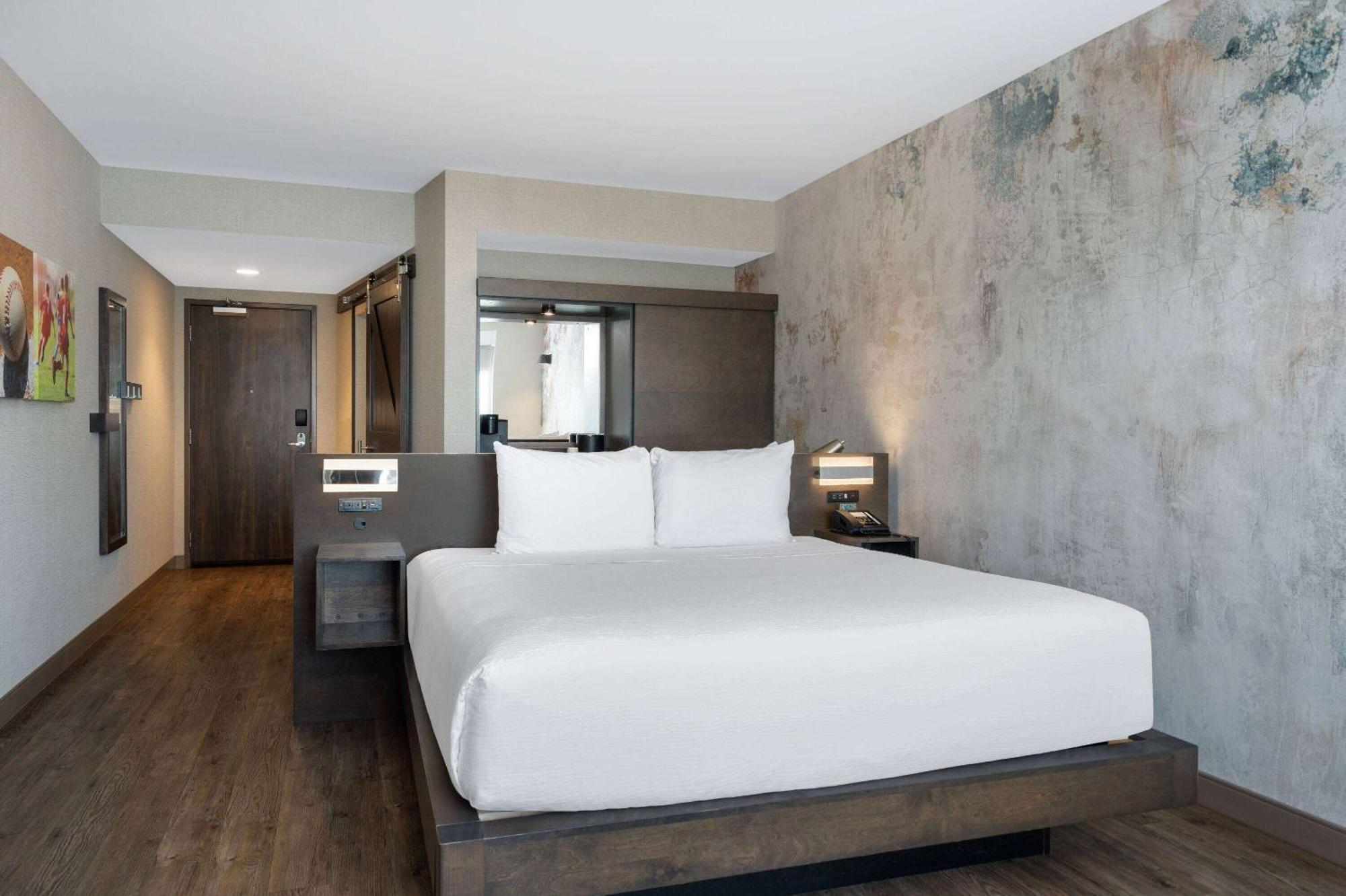 Wyndham Westfield Hotel Ngoại thất bức ảnh